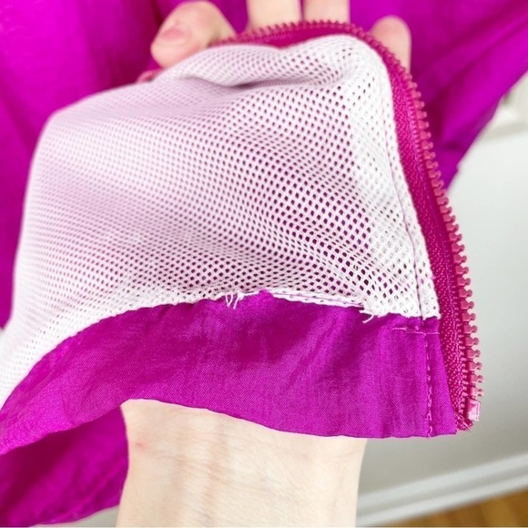 VINTAGE Fila Fuchsia Italian Windbreaker Pants Women’s Size 6 - Picture 13 of 13